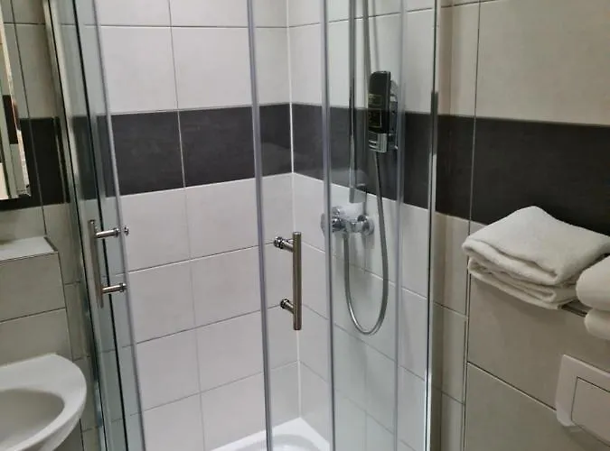 Nocleg ze śniadaniem Shop 23 3*