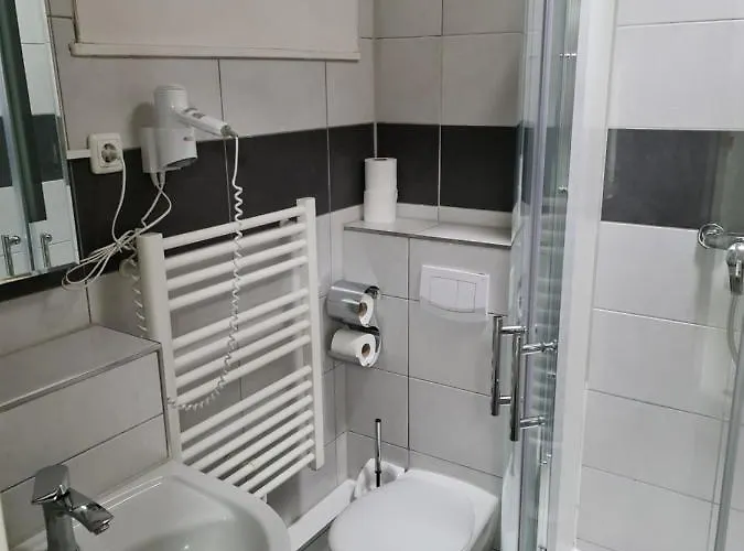 Nocleg ze śniadaniem Shop 23 3*